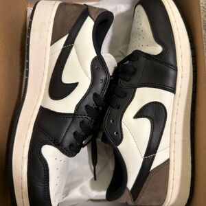 Jordan 1 Retro Low OG Mocha